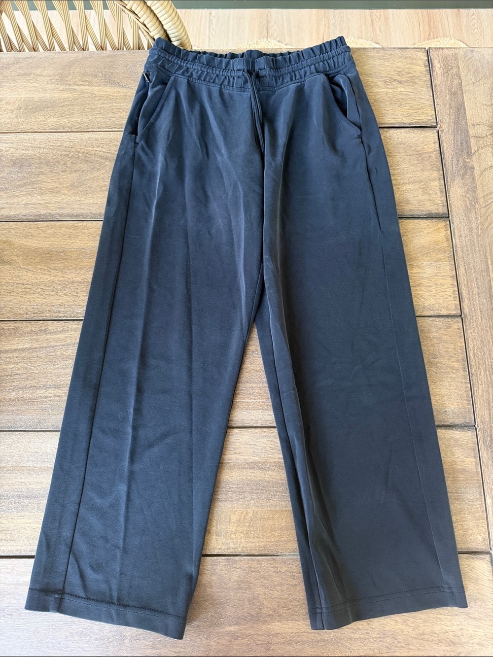 Athleta Black Women’s Relaxed Pull-On Joggers